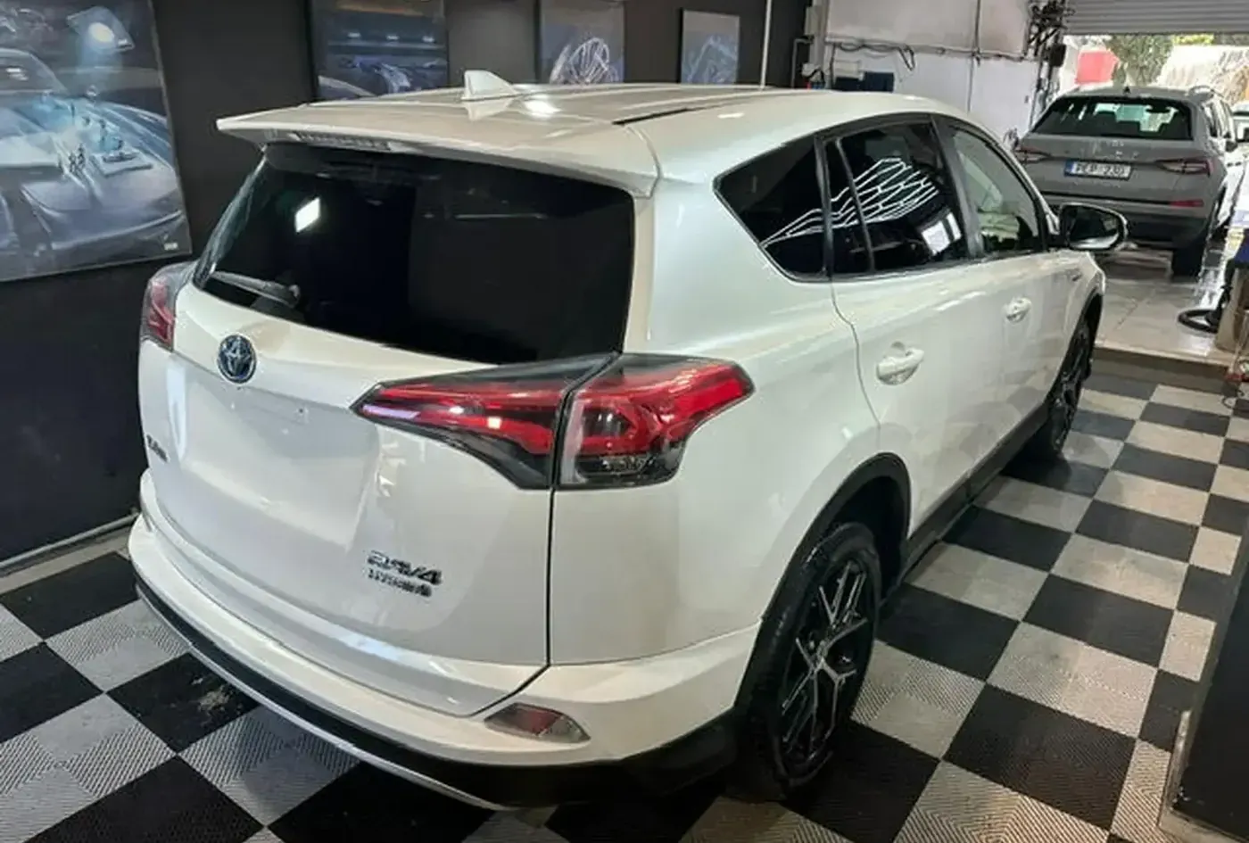 2018 Toyota RAV4 — photo 6