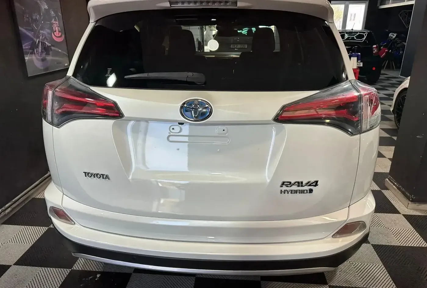 2018 Toyota RAV4 — photo 7