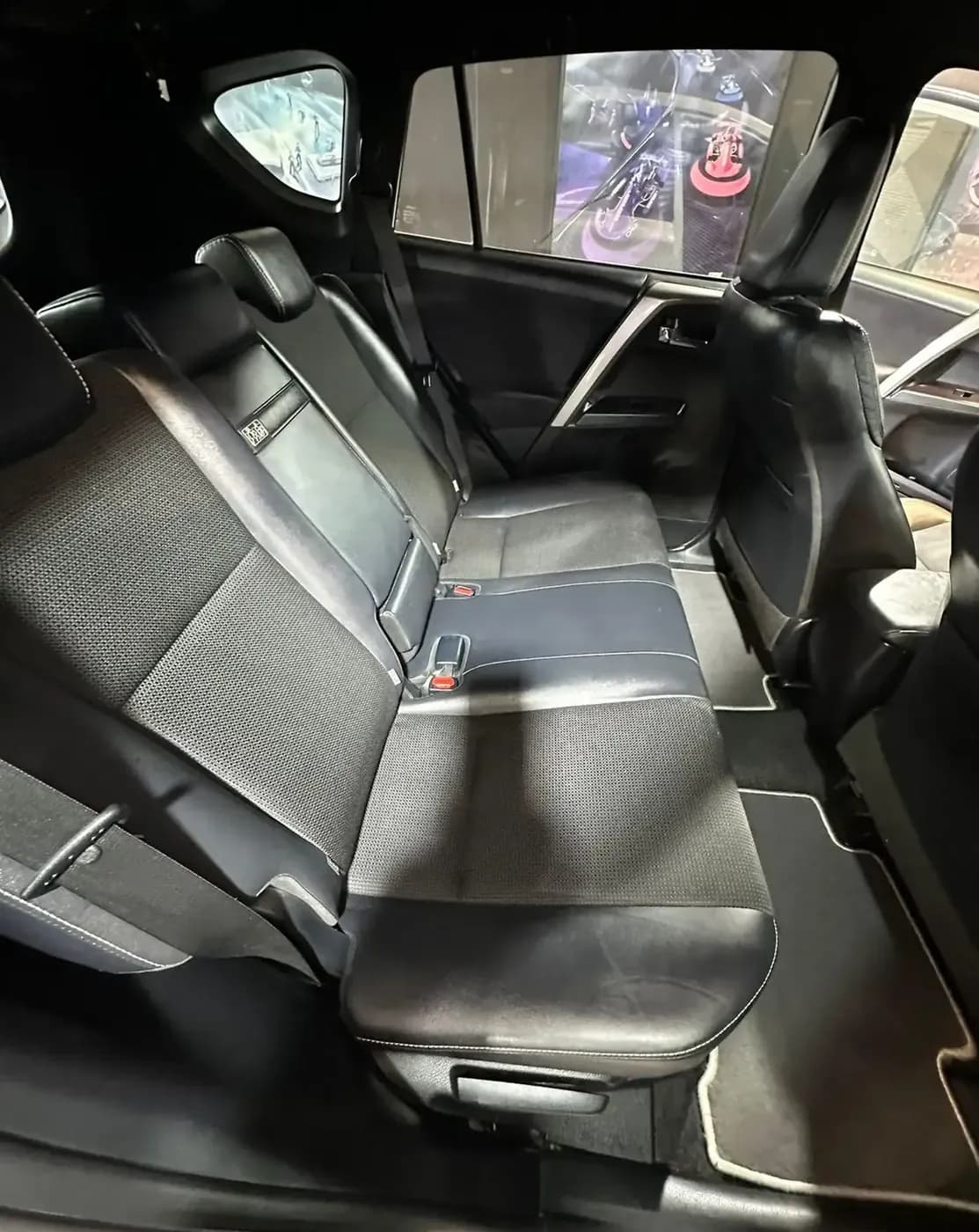 2018 Toyota RAV4 — photo 15