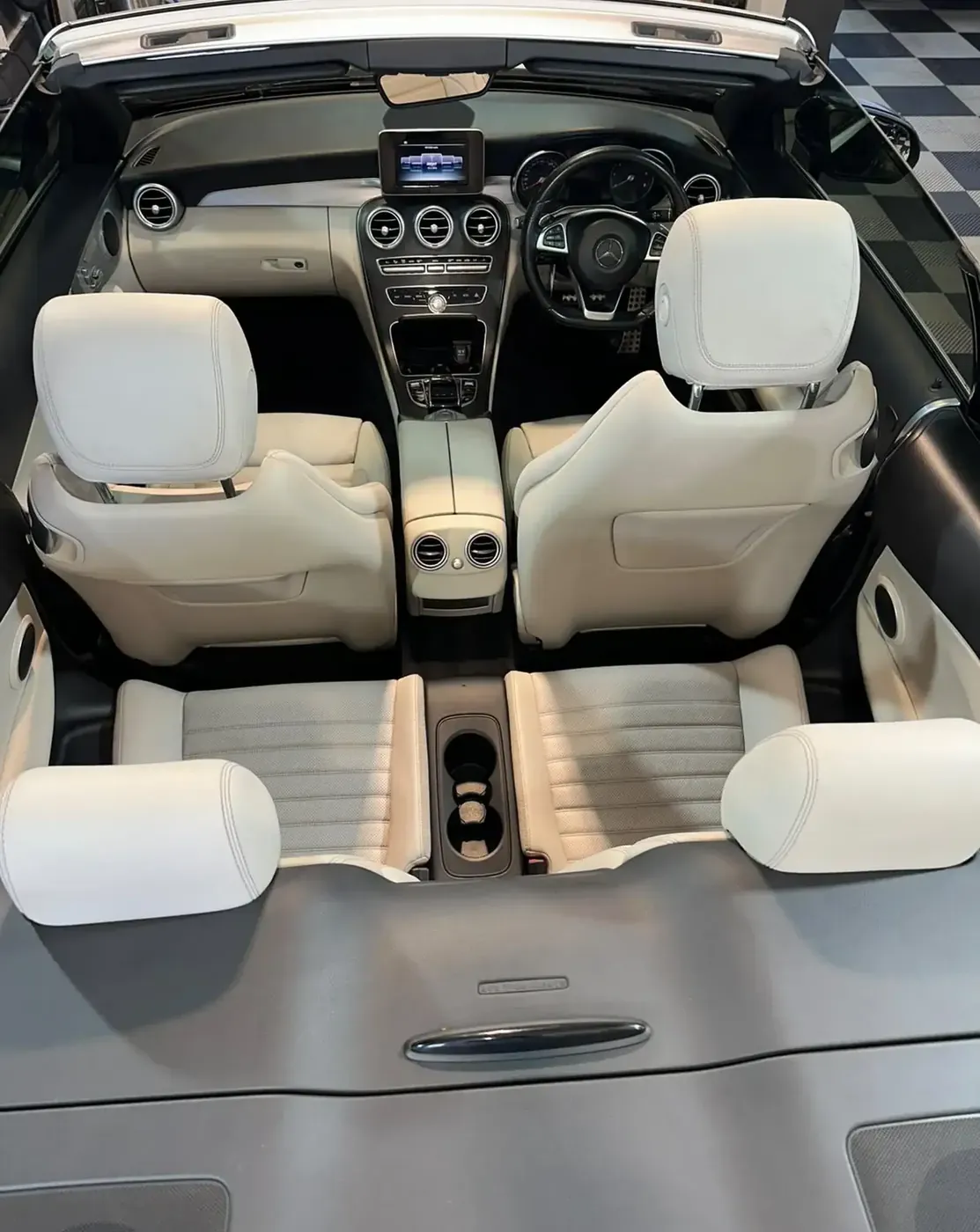 2017 Mercedes-Benz C-Class — photo 11