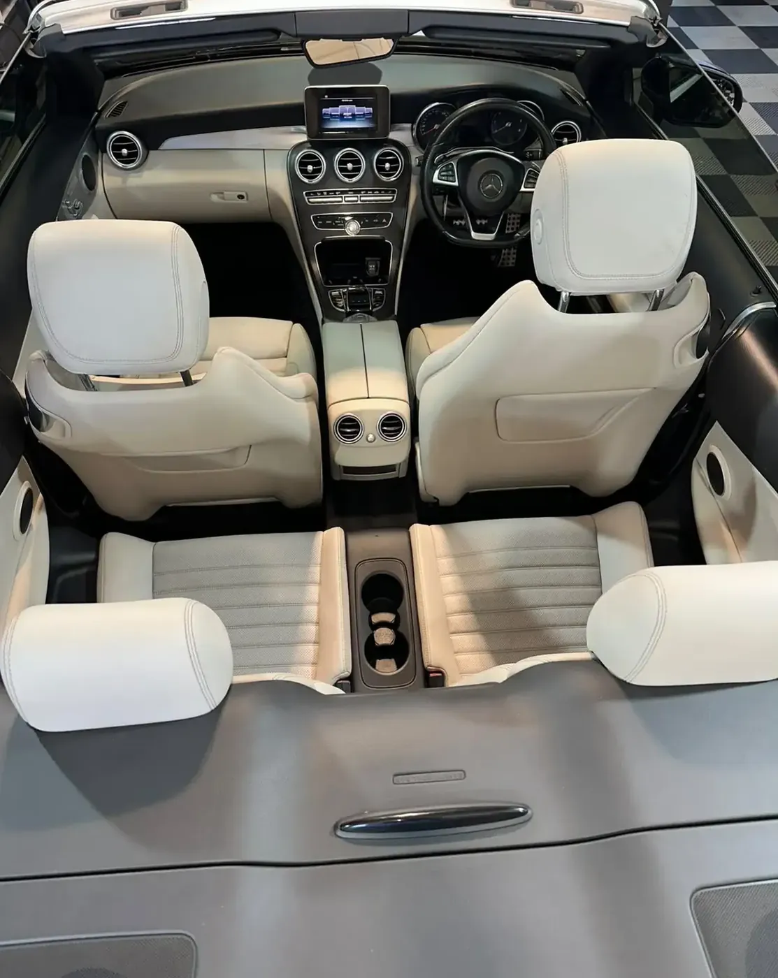 2017 Mercedes-Benz C-Class — photo 12