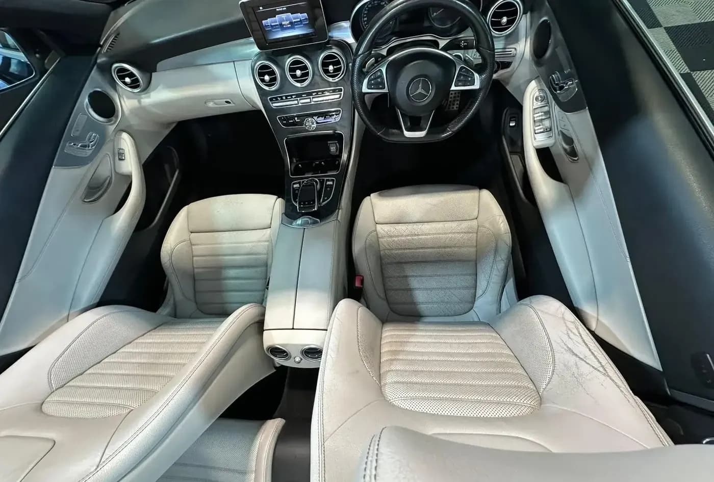 2017 Mercedes-Benz C-Class — photo 14