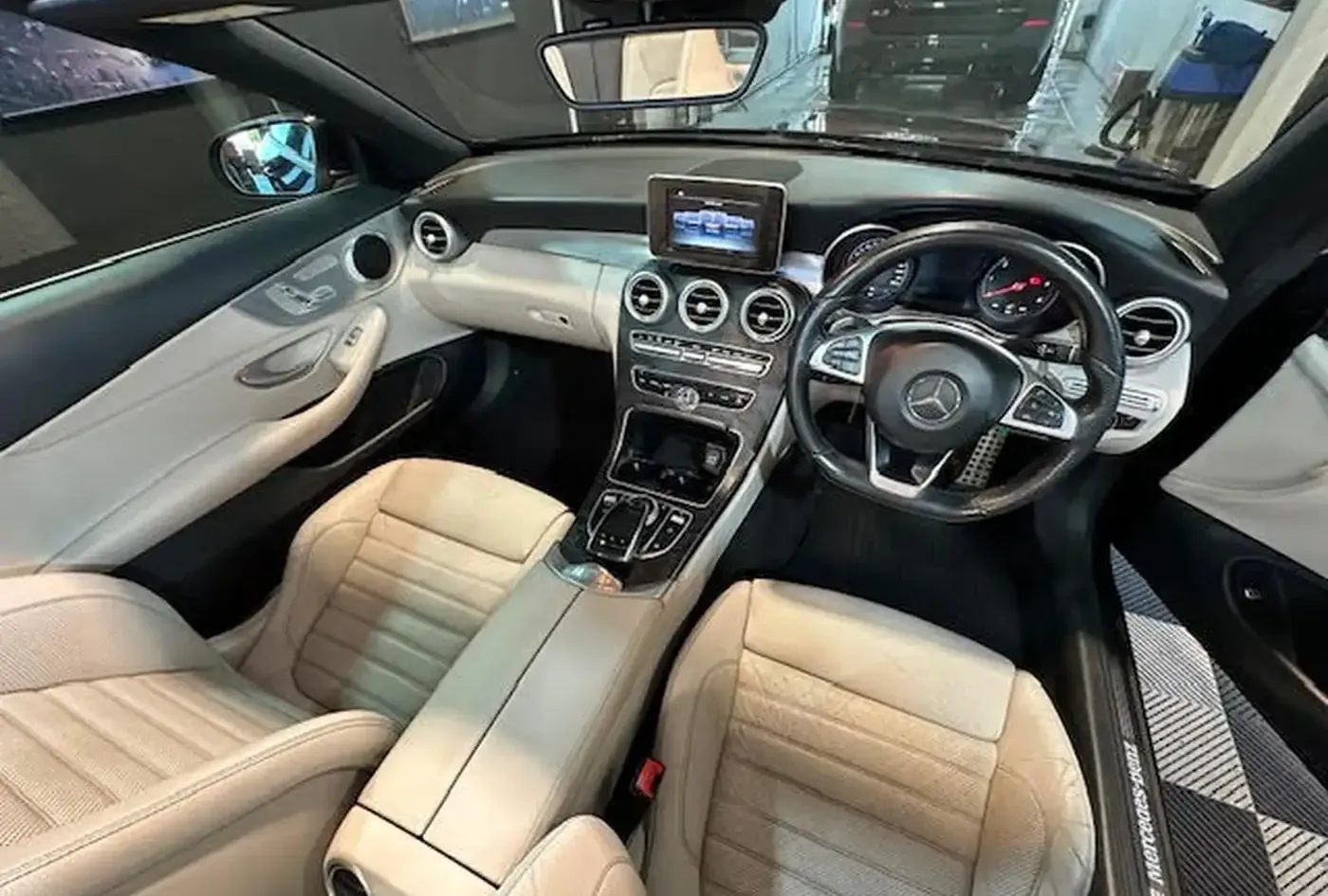 2017 Mercedes-Benz C-Class — photo 15
