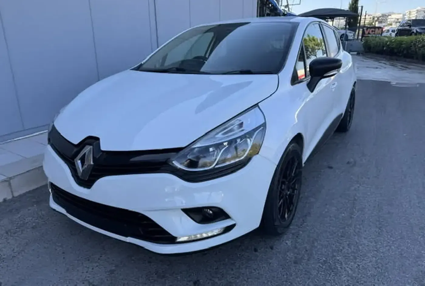 2019 Renault Clio — photo 1
