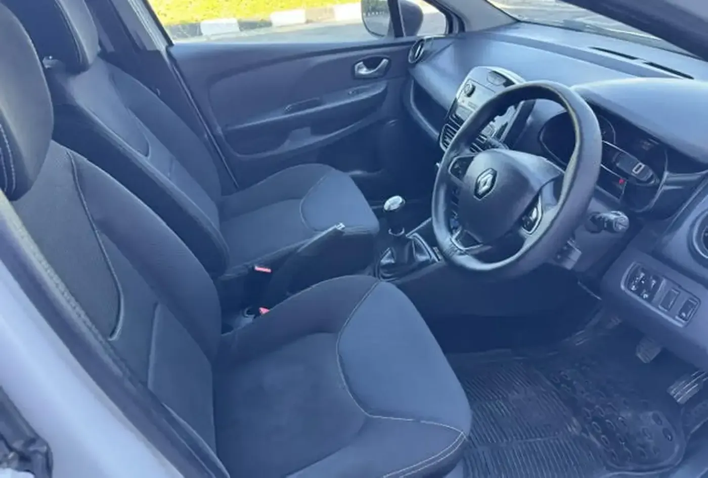 2019 Renault Clio — photo 9