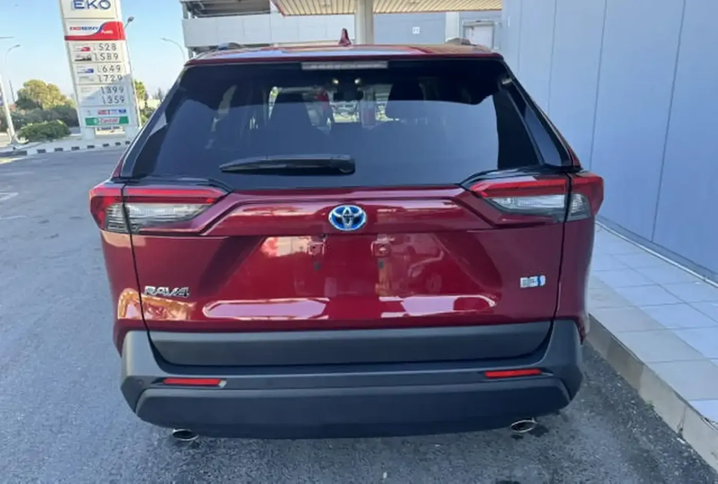2023 Toyota RAV4 — photo 4