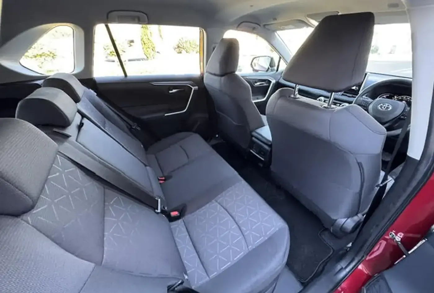 2023 Toyota RAV4 — photo 7