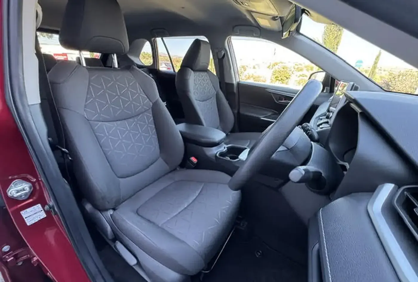 2023 Toyota RAV4 — photo 12