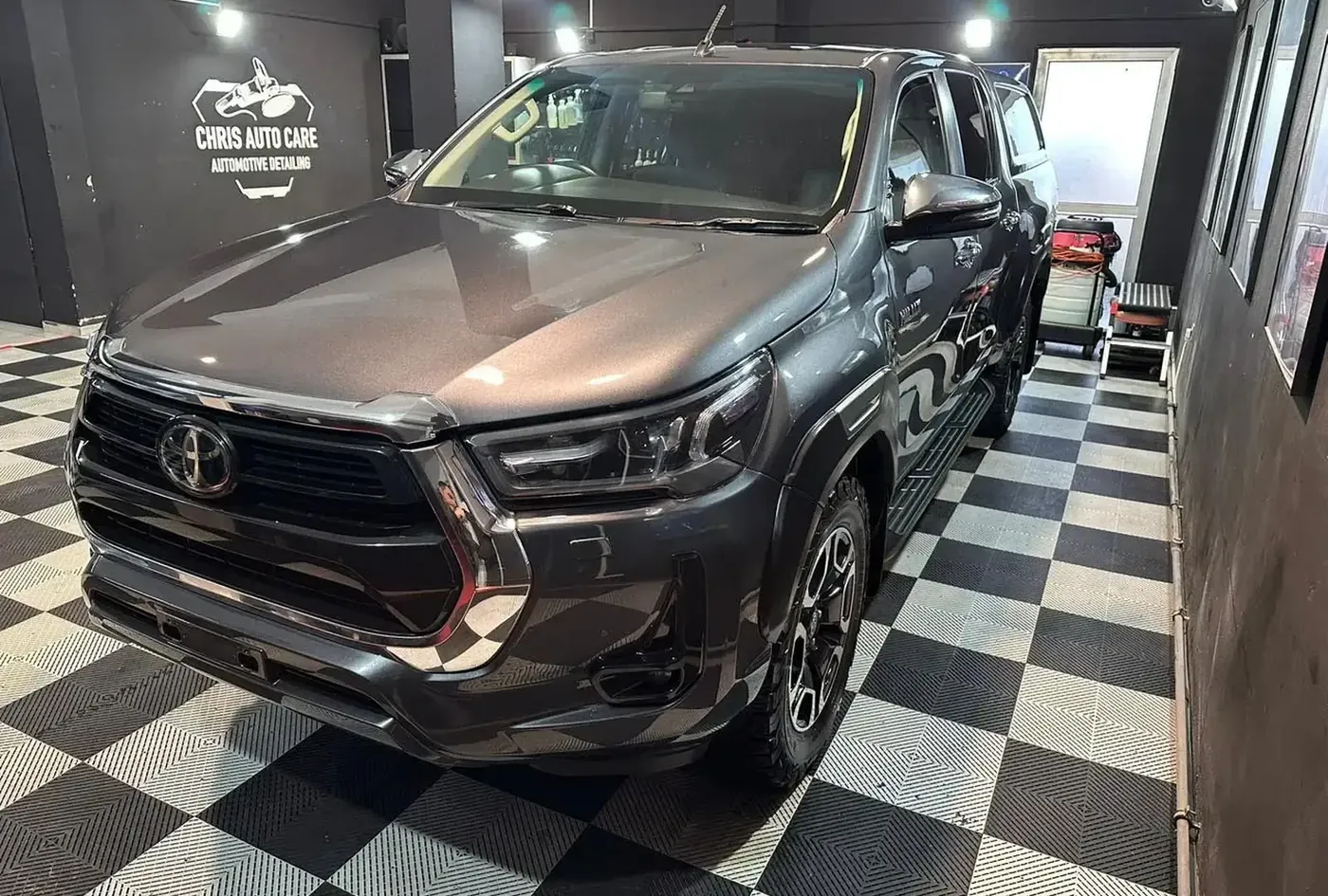 2021 Toyota Hilux — photo 1